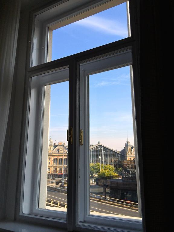 Hello Downtown Apartment - Eiffel Budapest Room photo